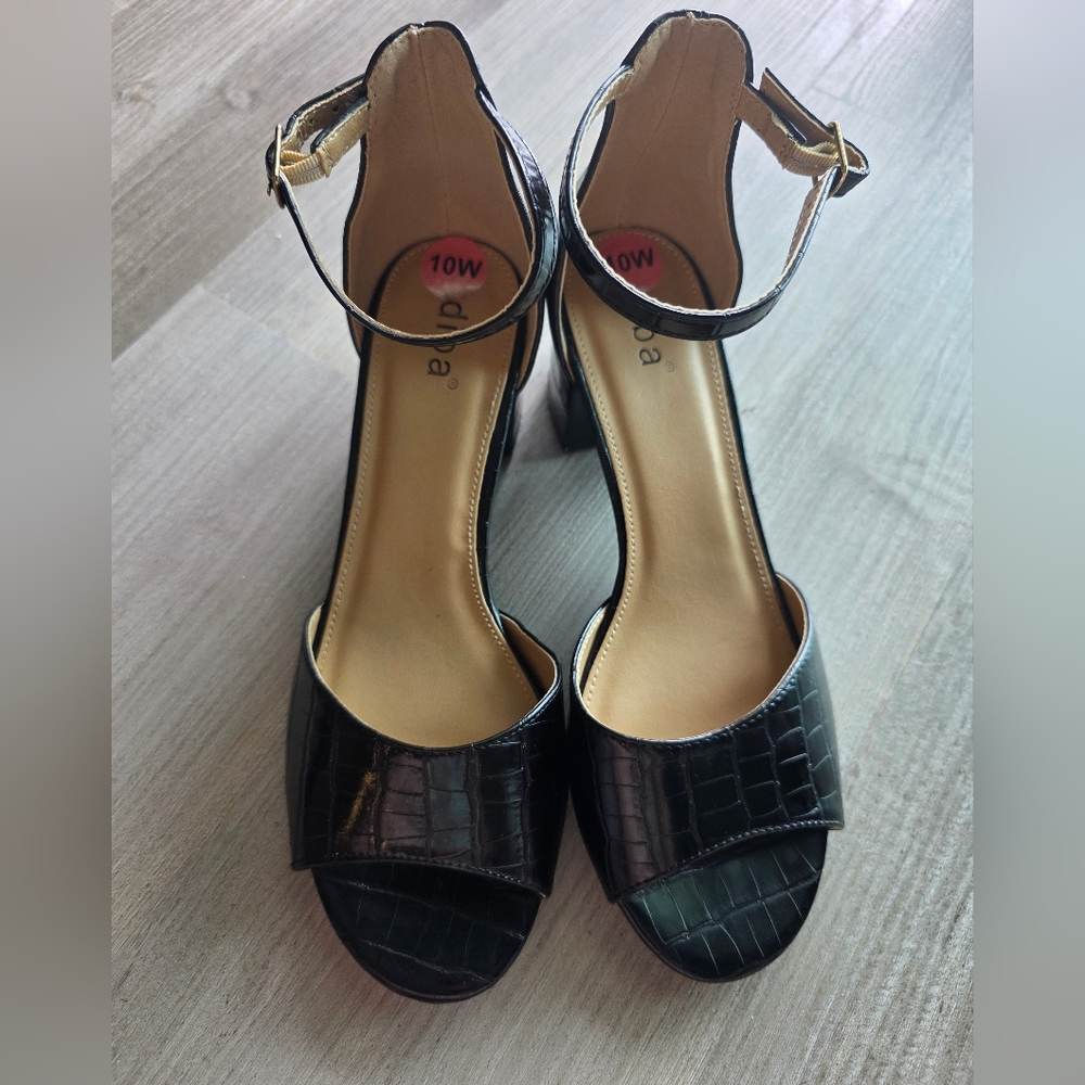 Black Croc-Embossed Women’s Heels